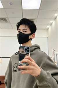 女儿在孤岛被毒蛇咬伤时，总裁老公在和白月光拍婚纱照蕊蕊苏逸尘全文